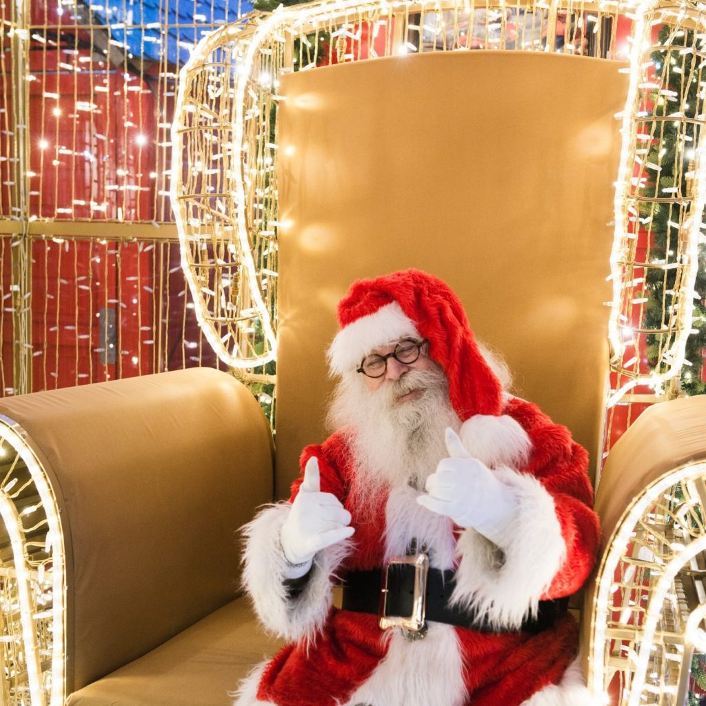 père noël au marché de noël de nantes