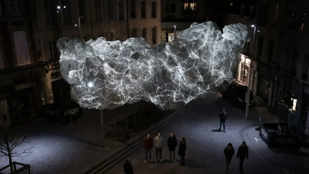 Cloud Memory, installation lumineuse de Guillaume Marmin sous les Nefs à Nantes